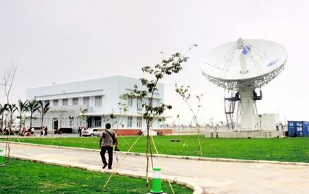 Que Duong Satellite Station on the outskirts of Hanoi